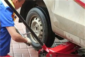 团结湖附近拖车24小时服务热线电话