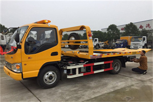 团结湖哪里有拖车服务